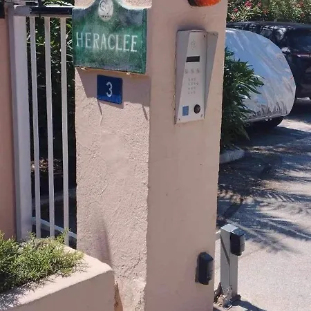 La Suite Heraclee Saint-Tropez Exterior photo